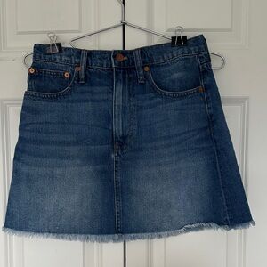 Madewell Denim mini skirt A line Blue medium wash zip front rivet button size 28